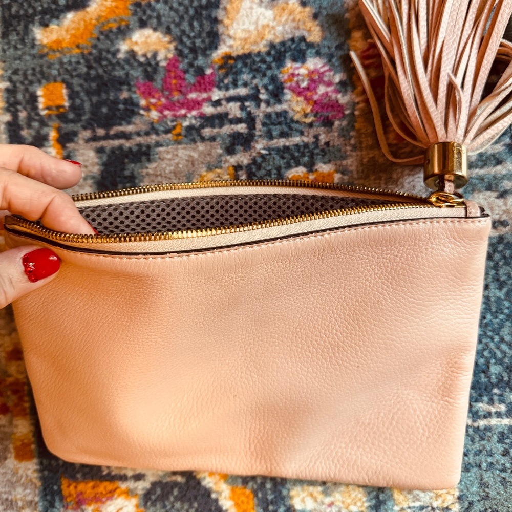 Elegant Italian Pink Leather Clutch